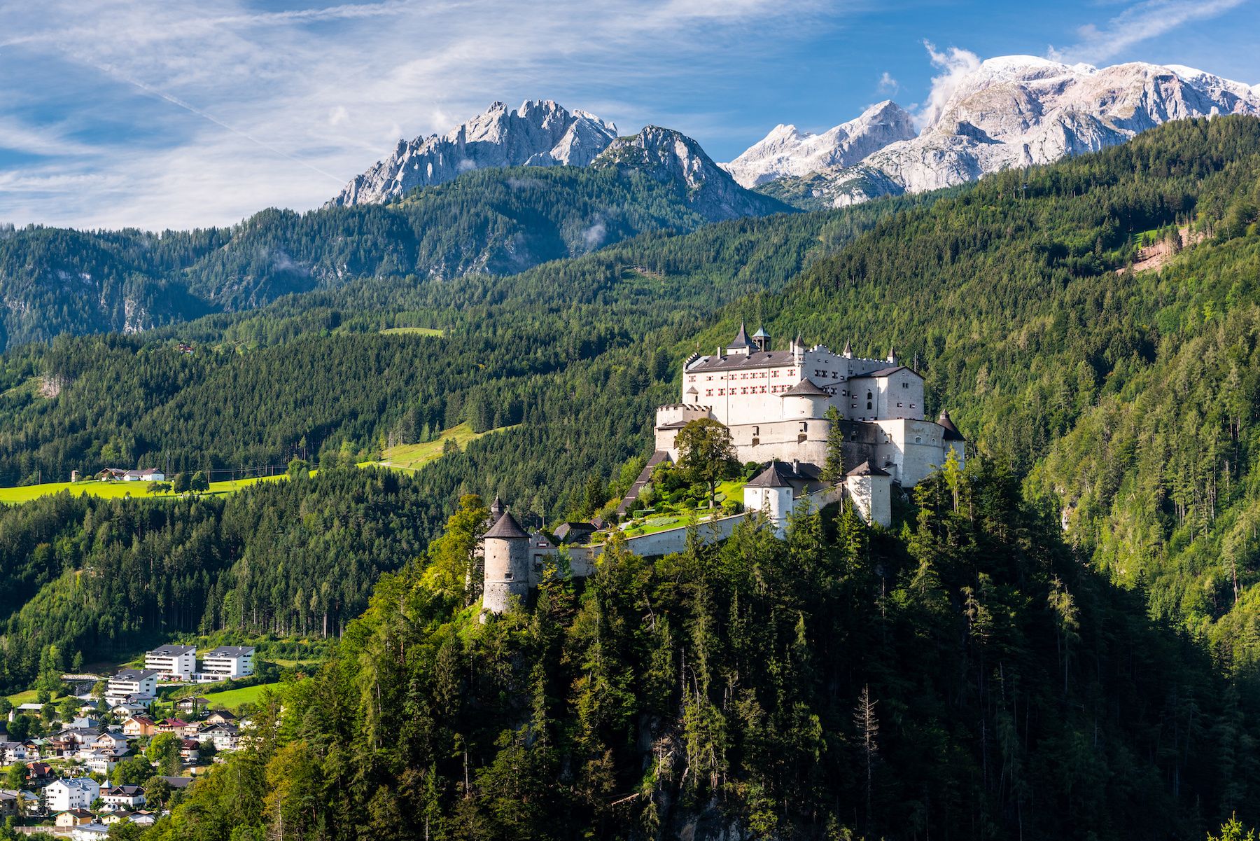 Private Day Trip from Salzburg to Werfen, Hohenwerfen Castle and Eisriesenwelt