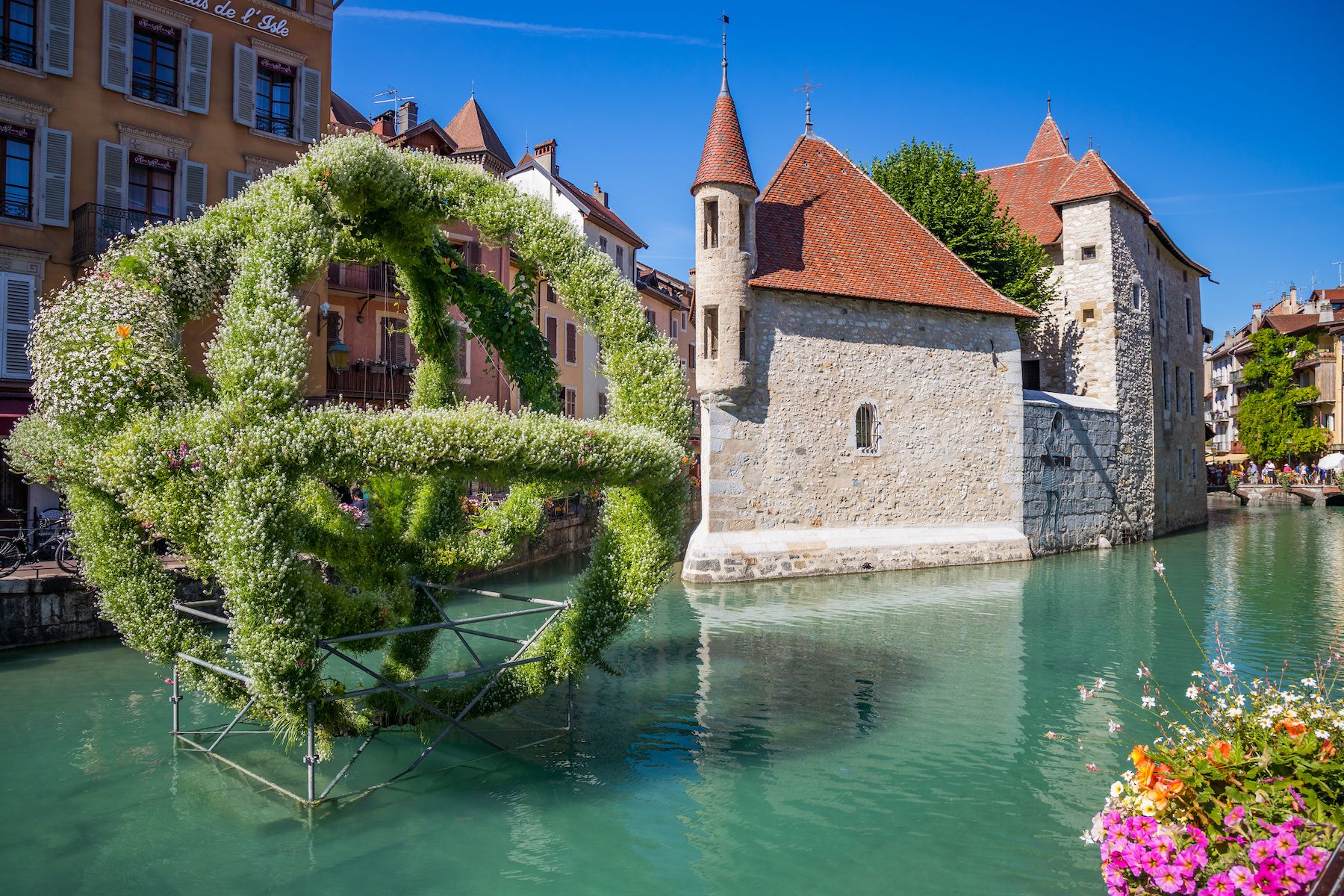 Private Day Trip from Geneva to Lyon and Annecy